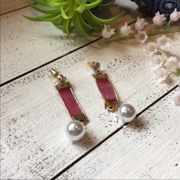 Red Mesh Dangle Earrings - Picture 4 of 5